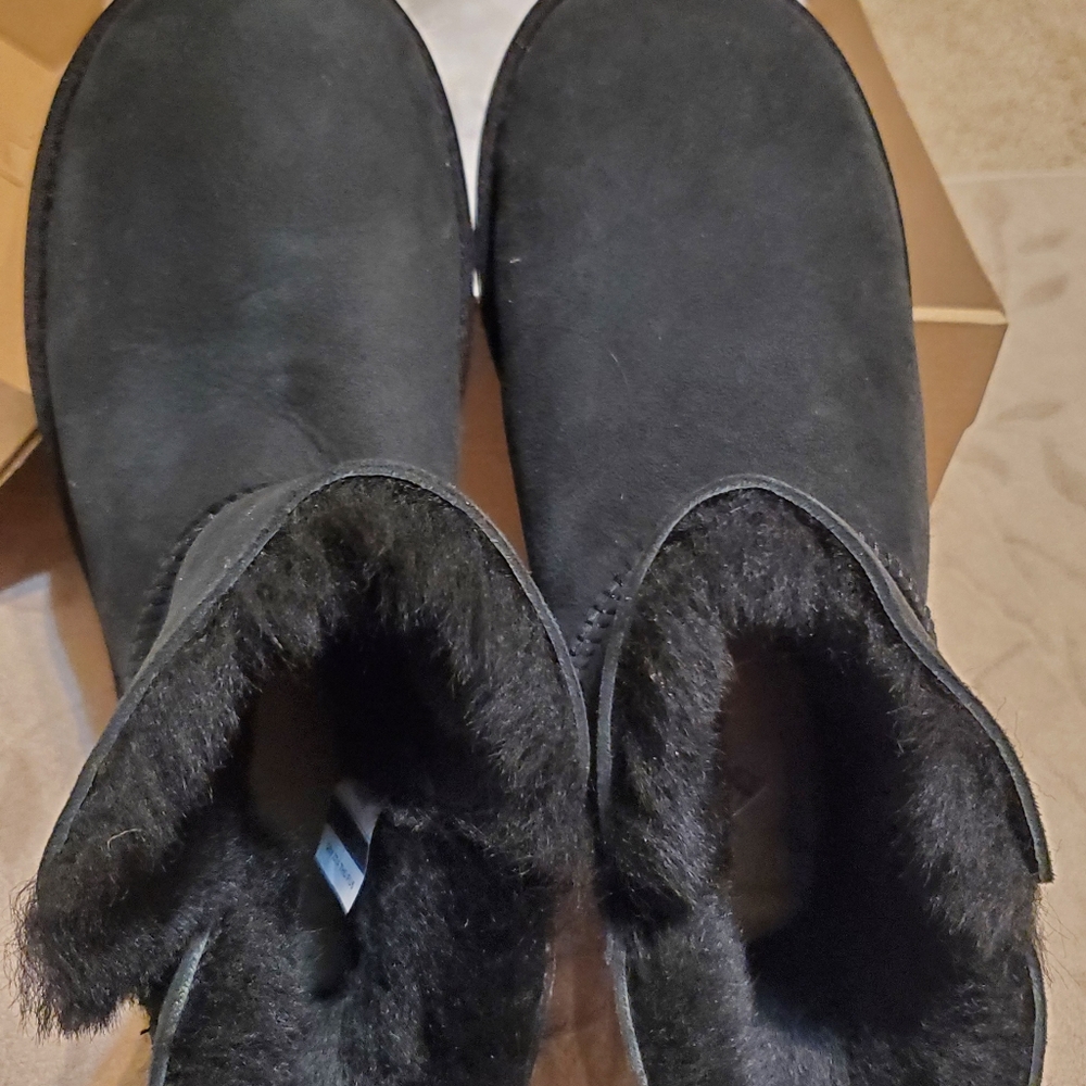 UGG Bailey Zip Mini Boot